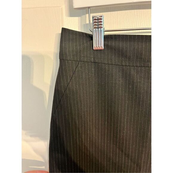 Barami Black Wool Pinstripe Career MIDI Skier sz 8 EUC - Picture 3 of 6